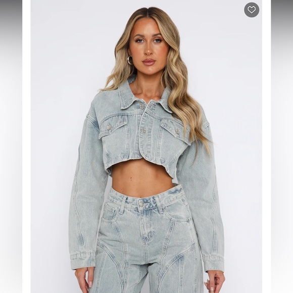 White Fox Boutique Acid Wash Denim Jacket Cropped - Picture 2 of 4
